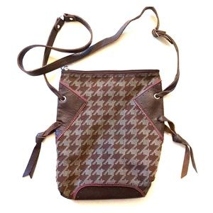 Jack Gomme Shoulder Bag